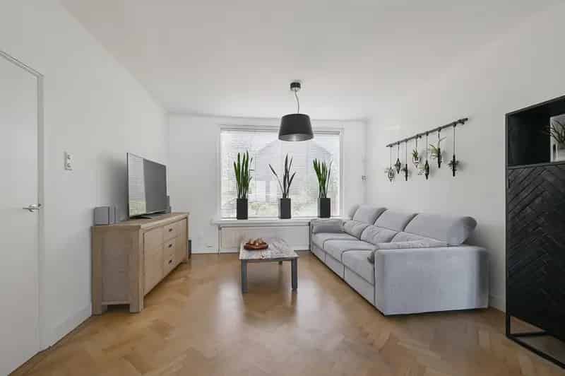 Huis te koop Krommenie 5 slaapkamers ruime tuin