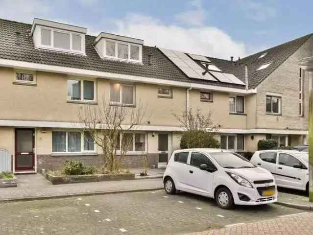 Ruime gezinswoning Westwijk 4 slaapkamers 2 badkamers