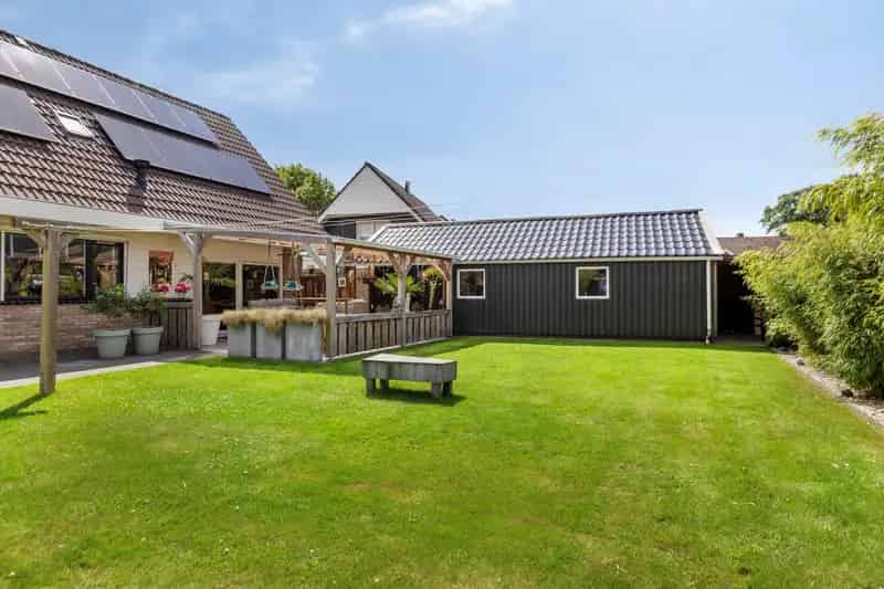 Gasloze woning met 3 slaapkamers, garage en 31 zonnepanelen