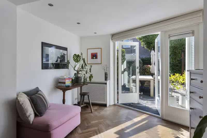Ruime woning met privacy nabij winkels en natuur