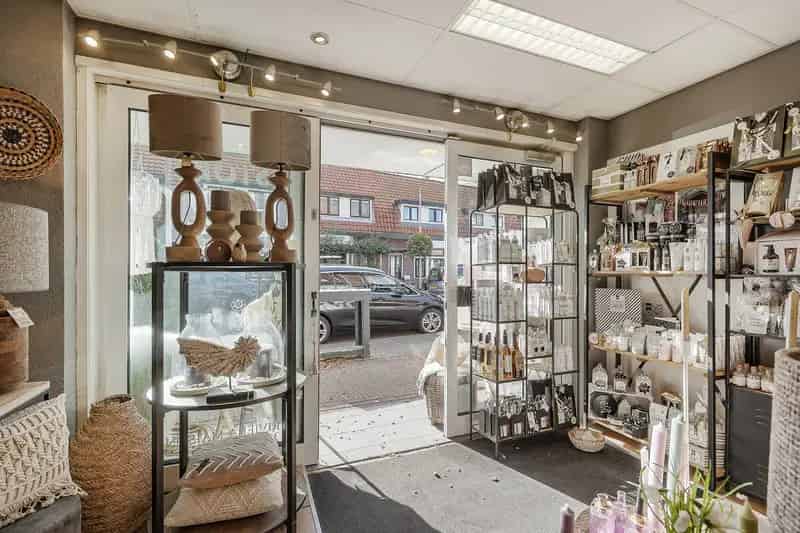 Winkelpand te huur Santpoort Noord Centrum
