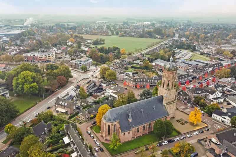 Restaurant en Bovenwoning te koop in Elst