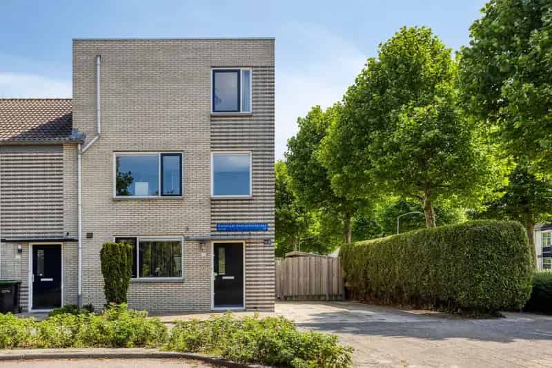 Ruime Hoekwoning 5 Slaapkamers Almere Zonnige Tuin