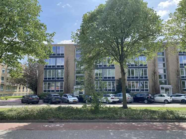 Te renoveren 3-kamer appartement Venlo-Oost