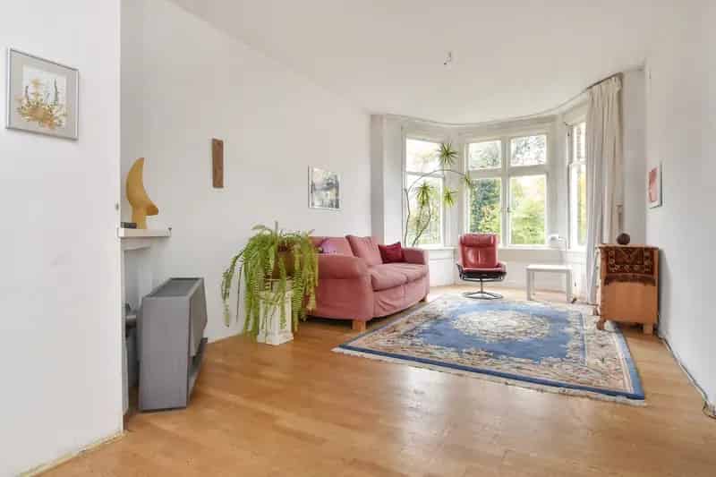 Appartement te koop Den Haag Vogelwijk 124m2 te renoveren