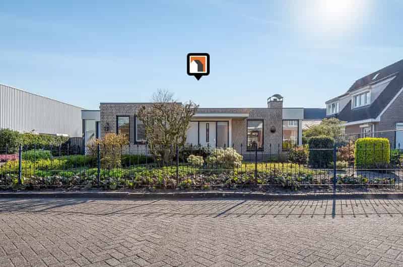 Bedrijfs Woning Hoeven: Wonen en Werken Gecombineerd