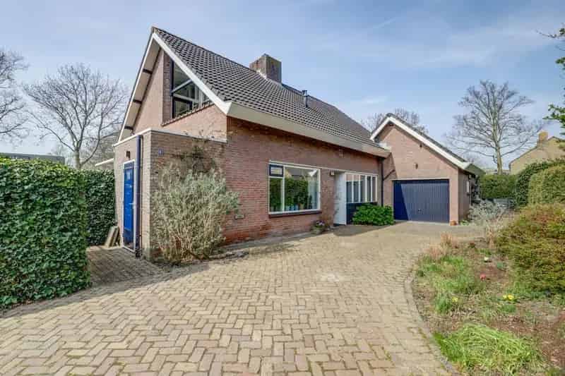Vrijstaande woning Zierikzee 5 slaapkamers 2 badkamers royale tuin