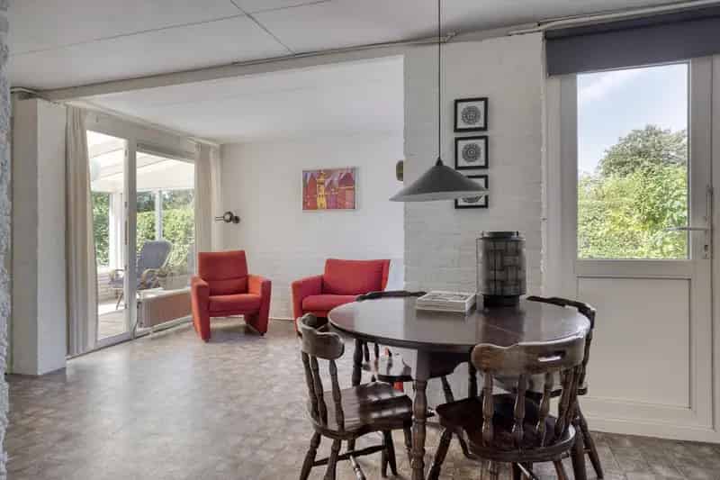 Recreatiewoning aan de kust met royale tuin en privacy
