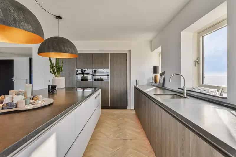 Luxe appartement Westpoint Tower Tilburg 303m² 3 badkamers