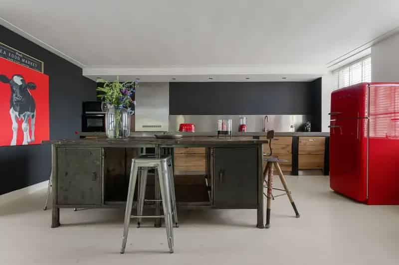 Huis te koop Westzaan: Luxe villa met 4 slaapkamers en grote tuin