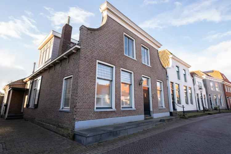 Eengezinswoning Te Koop in 10, Warmoesstraat, Den Burg, Noord-Holland