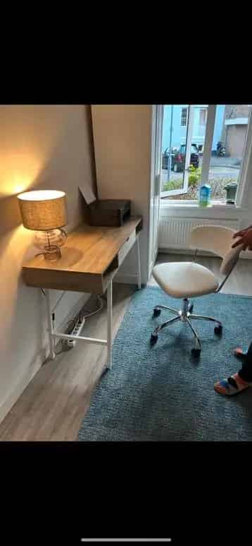 Bureau en Stoel - Zo Goed Als Nieuw
