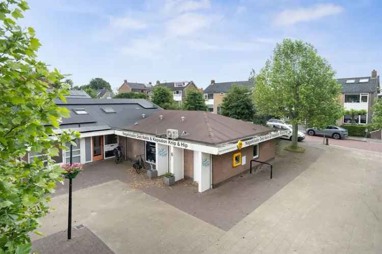 Winkel Zevenhoven | Zoek winkels te koop: Albrechtshof 6 2435 WZ Zevenhoven [funda in business]