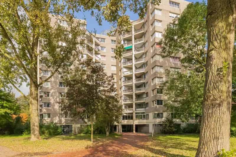 Appartement te koop Amsterdam: Licht 3-kamer appartement 52m² met balkon