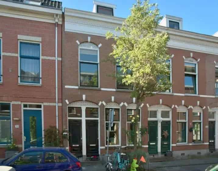 4 Kamer Tussenwoning Rotterdam: Ruime Stadstuin, 2 Badkamers