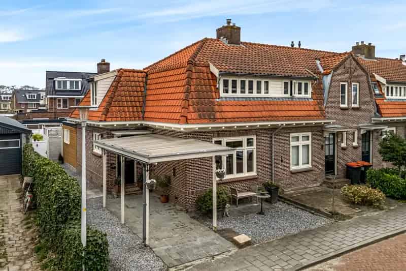 Huis te koop Uithoorn: Charmante hoekwoning nabij Amstel