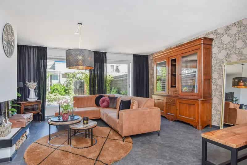 Moderne Tussenwoning nabij Centrum Pijnacker