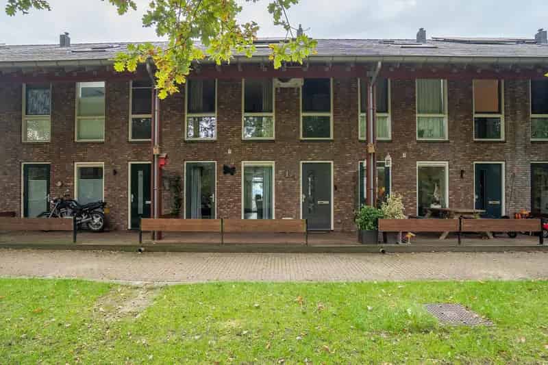 Modern huis met veranda 3 slaapkamers bosrijke omgeving