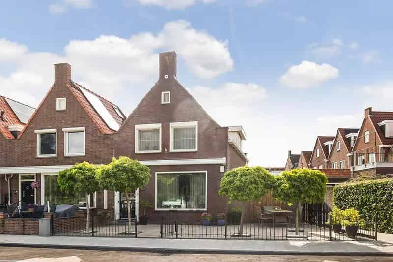 Huis te koop Volendam Molenweg: Ruime hoekwoning met Boelenspark uitzicht