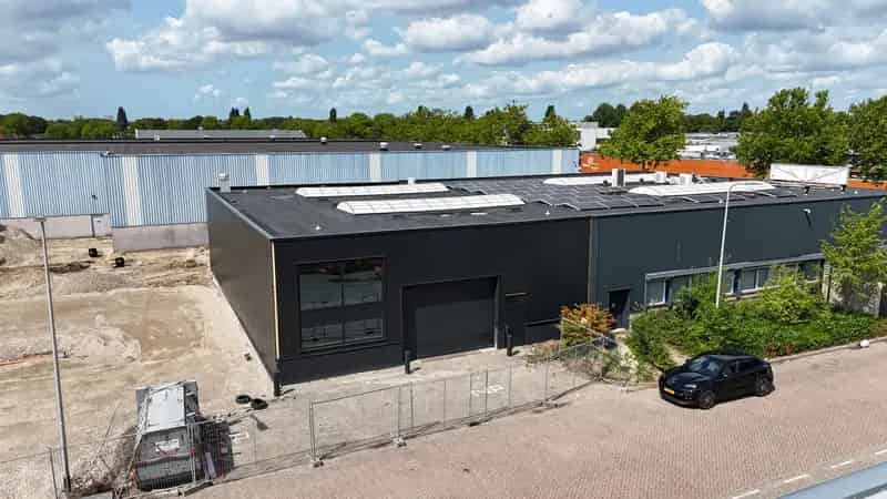 Bedrijfshal te Huur Ridderkerk 317m² Kantoor 94m²