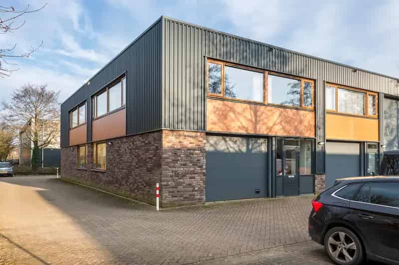 Bedrijfsruimte te Huur Tiel 160m² Kantoor Opslag Airco