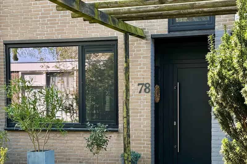 Gerenoveerde Eengezinswoning Hoogvliet 3 slaapkamers