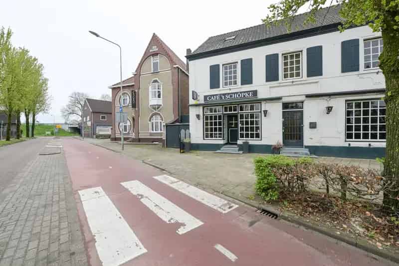 Horecaruimte Schinnen te koop