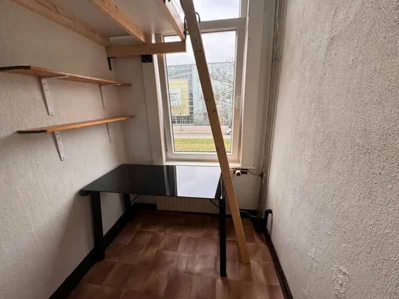 Kleine Kamer Nabij Centraal Station Per Direct Beschikbaar