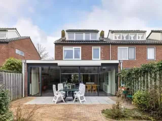 Uitgebouwde Hoekwoning Zenderwijk Huizen