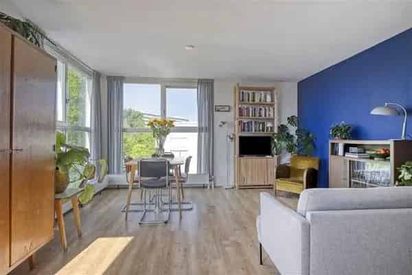Appartement Oostzanerwerf: 55m2, Balkon, Rust en Stad