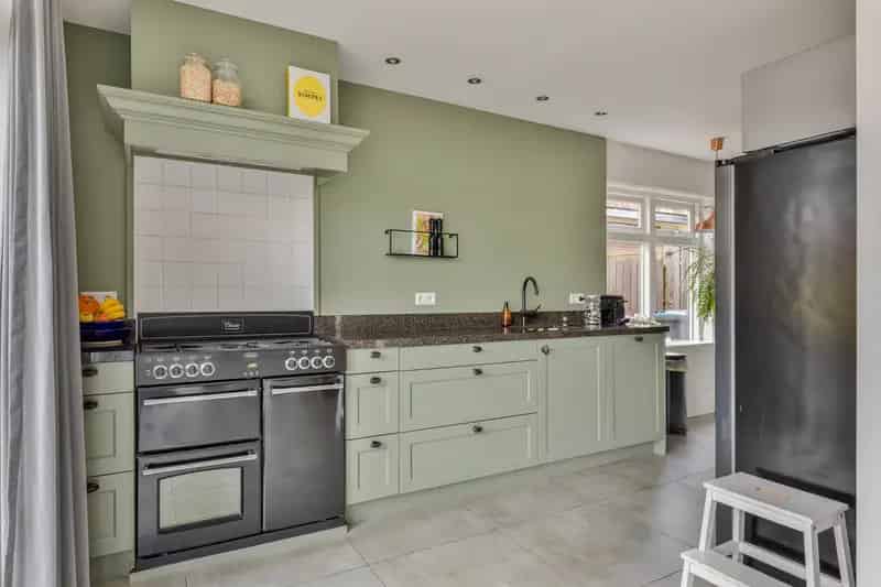 Karakteristieke woning Rhenen 5 slaapkamers tuinhuis 152m2