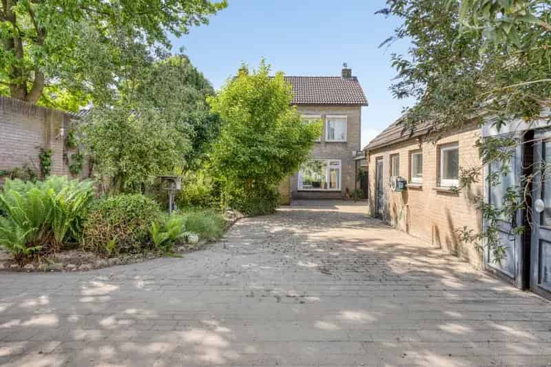 Vrijstaande woning Rosmalen 4 slaapkamers diepe tuin garage
