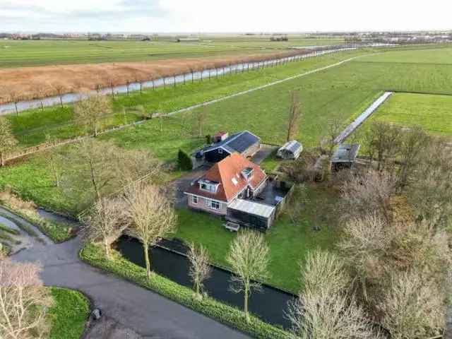 Prachtige woning met 2 woongedeeltes en groot perceel te Noordbeemster