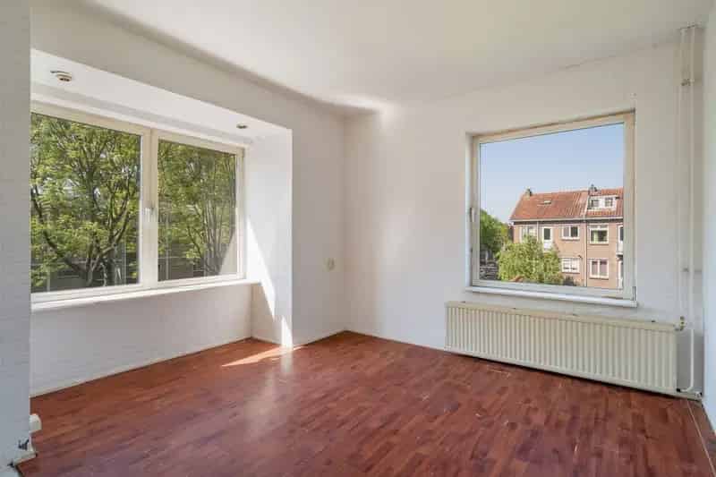 Appartement Rotterdam Charlois: Knus 3-kamerhoek met Vide