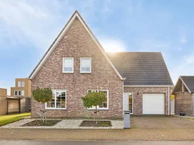 Luxe Vrijstaande Woning Te Koop in Terneuzen
