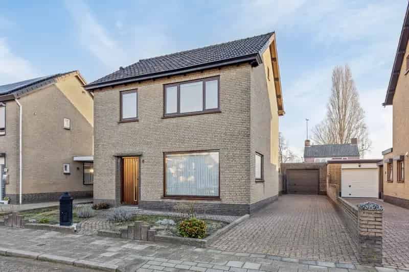 Vrijstaande woning te koop St Willebrord