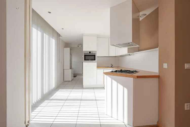 Ruime woning met 4 slaapkamers te Cadier en Keer