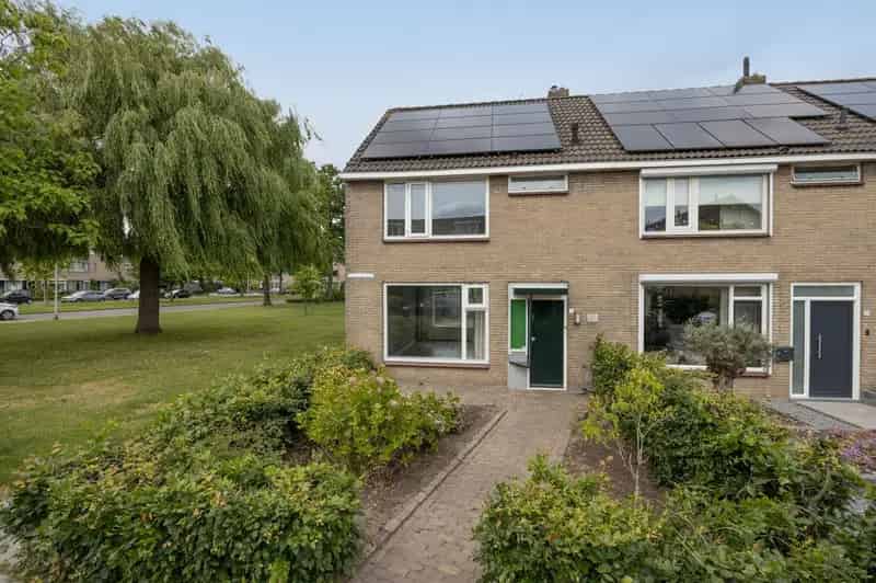 Ruime Eindwoning 4 Slaapkamers Etten Leur