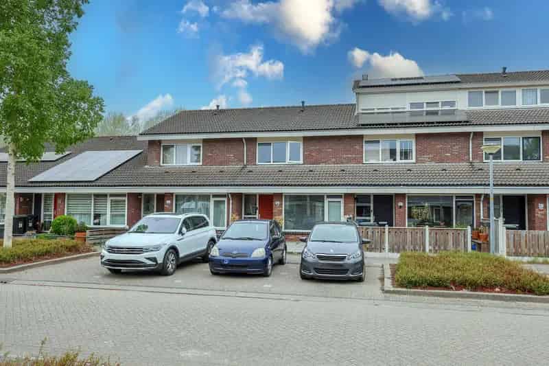 Gezinswoning Almere Tussen de Vaarten 3 slaapkamers serre tuin