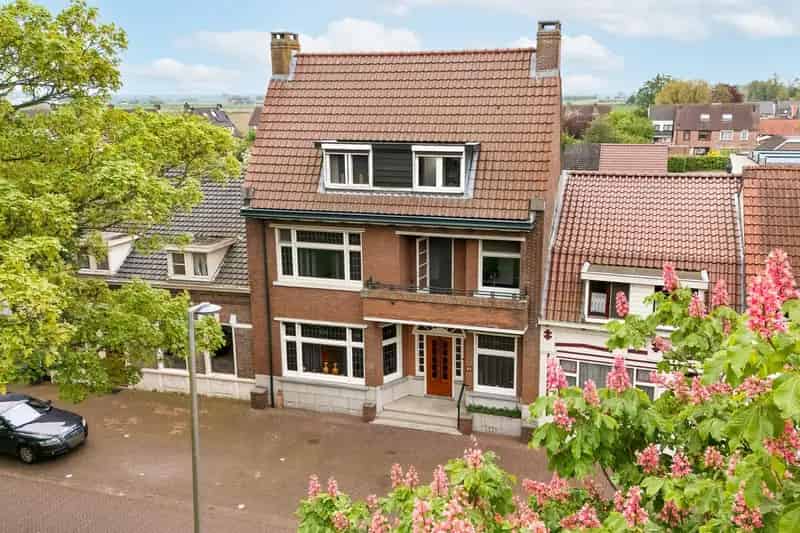 Elegant Herenhuis Zaamslag 266m2 Dorpsplein Familiehuis