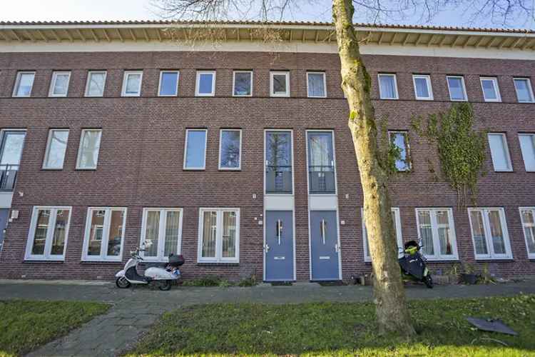 Ruime woning nabij winkels en scholen in Princenhage