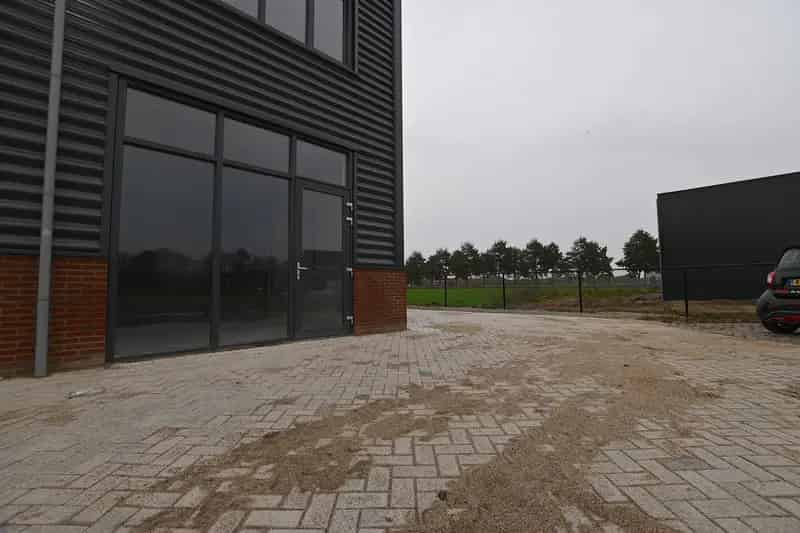 Bedrijfshal Assen te Huur 81m² binnen 172m² buiten