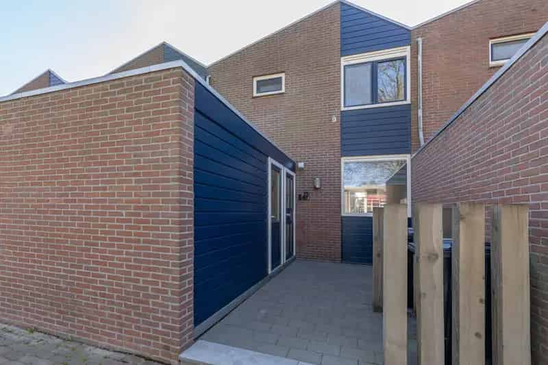 3 Slaapkamer Eengezinswoning Rozenburg Nabij Scholen en Winkels