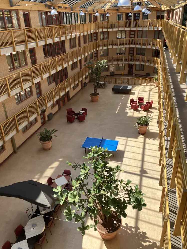 Ruim appartement De Ark nabij winkels en OV