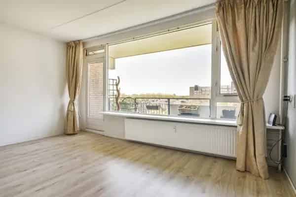 Diemen Centrum 2 kamer appartement 55m2 Balkon Vrij Uitzicht