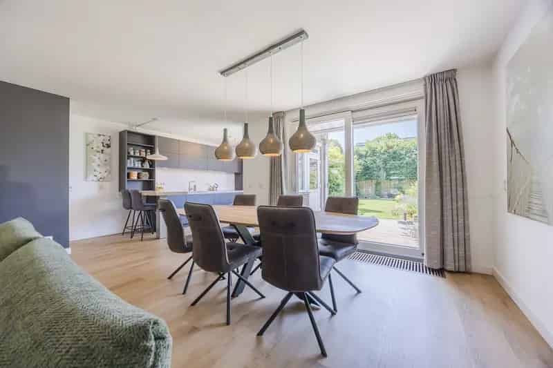 Huis te koop Oss: Ruime 4 slaapkamer woning met tuin en 8 zonnepanelen
