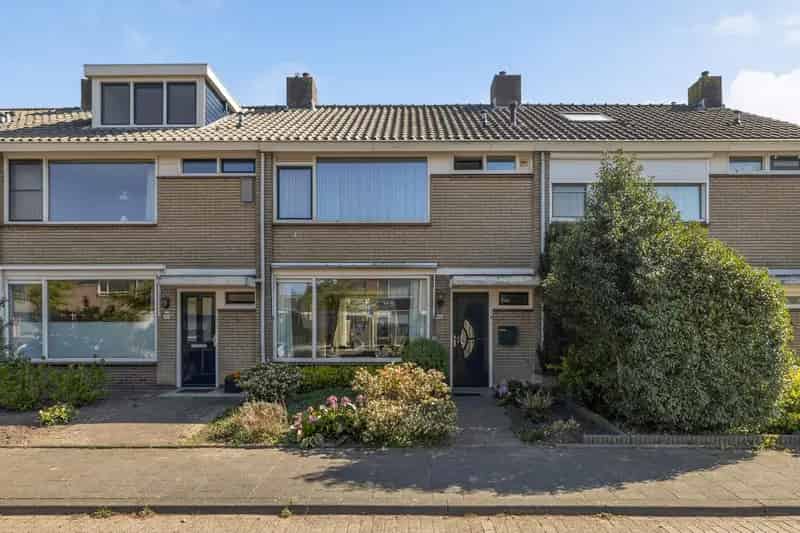3-laags Tussenwoning Vleuten: Nabij Station en Haarrijnse Plassen