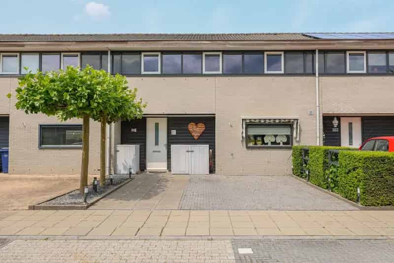 Huis te koop Almere Tussen de Vaarten 4 slaapkamers