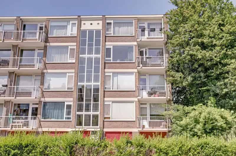 Appartement te koop Wormerveer: Instapklaar appartement met balkon en waterzicht