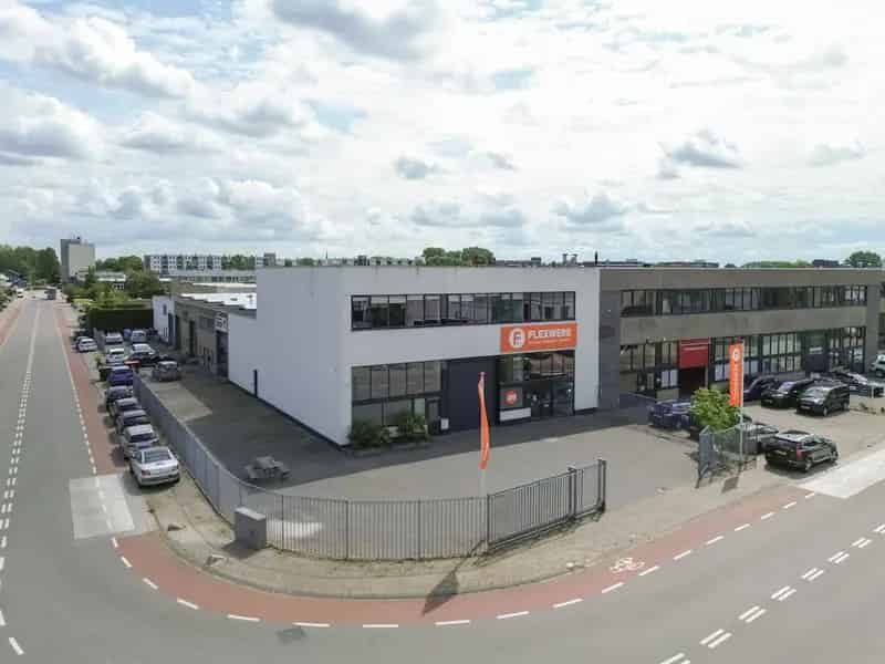 Bedrijfshal te Huur Weesp 800m² Kantoorruimte Opslag